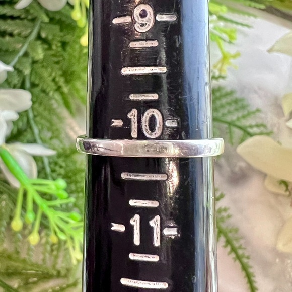 Vintage Genuine Sapphire Ring Solid 925 Sterling Silver Oval Cut Blue & White - Picture 12 of 17